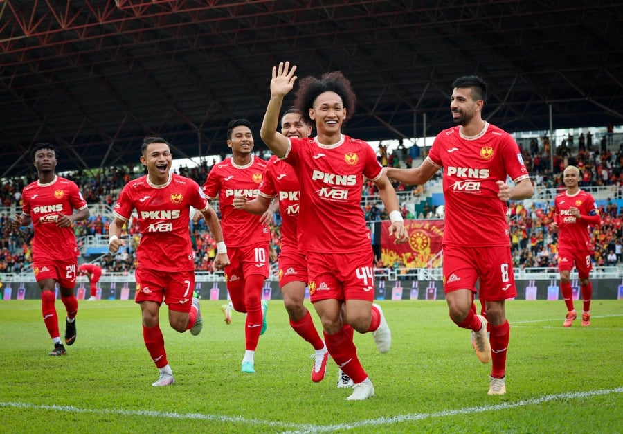 The Red Giants, who finished runners-up in the Super League this year, have secured their berth in next season's Asian Champions League 2 (ACL 2) which is scheduled to kick off in September. - Bernama file pic