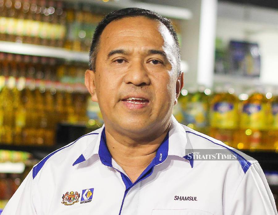 Domestic Trade and Cost of Living Ministry deputy director-general (operations), Shamsul Nizam Khalil, said some individuals made repeated purchases of RON95 in order to smuggle it out of the country. - NSTP/WAN NABIL NASIR.