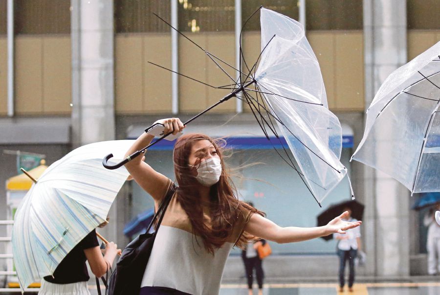 Typhoon Shanshan clips Japan coast, sparing Tokyo New Straits Times