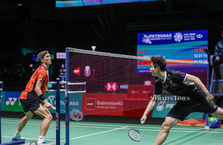 The Petronas Malaysia Open semi-final between China’s Shi Yu Qi and Denmark’s Viktor Axelsen had all the makings of a major final, but in the end there can only be one winner. - NSTP/ASWADI ALIAS