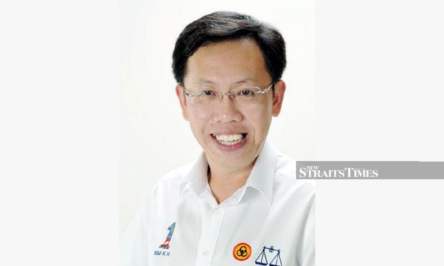 Datuk Seri Dr Sim Kui Hian. 