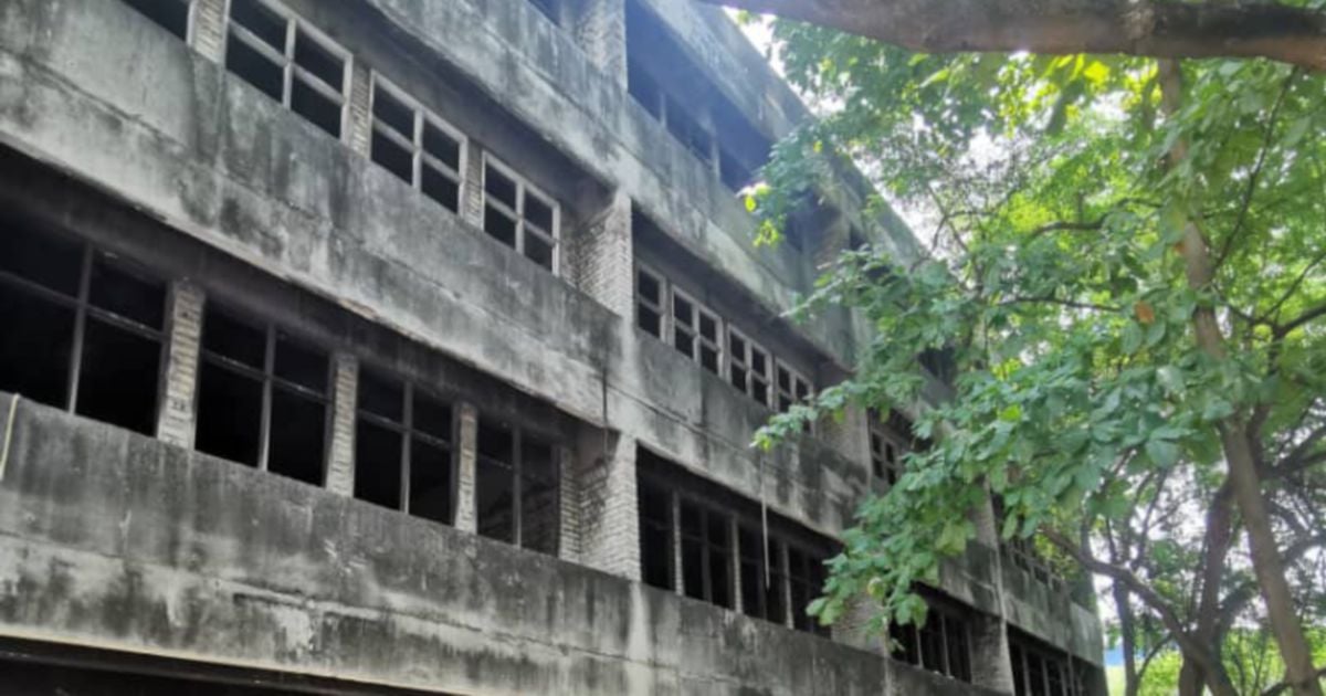 Human skeleton found in abandoned building | New Straits Times