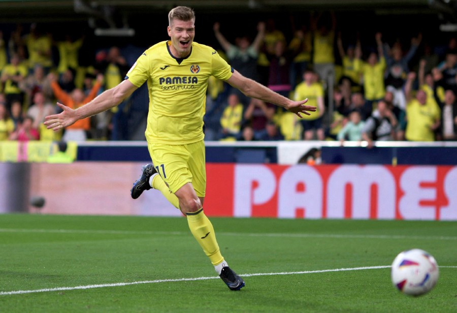  Villarreal's Alexander Sorloth celebrates scoring Villarreal’s fourth goal against Real Madrid at the Estadio de la Ceramica, in Villarreal yesterday (May 19). — REUTERS