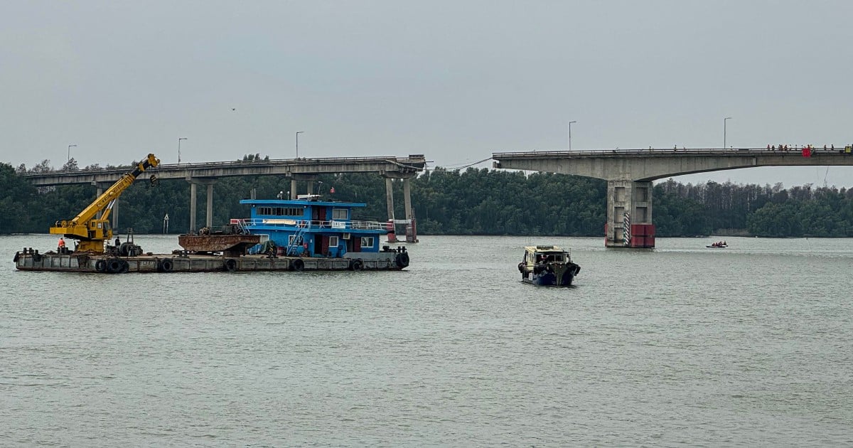 Two dead, three missing as ship hits bridge in South China | New ...