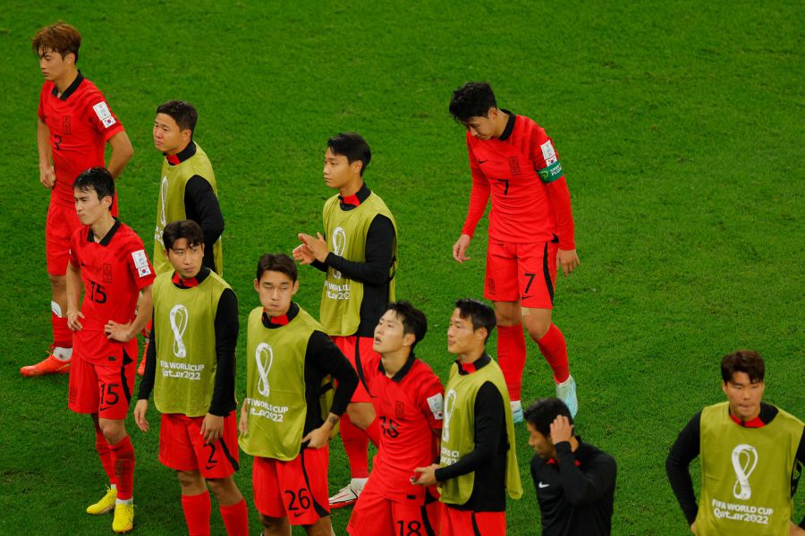 Asian champions China staying grounded ahead of World Cup