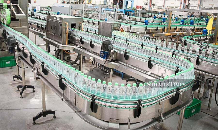 Bottled water company Spritzer Bhd’s unit plans to develop a 2.33 hectare land in  Pengkalan Aor, into a housing development.