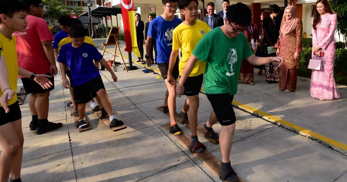 Sri Tenby breaks Malaysia Book of Records, holds 60 traditional games ...