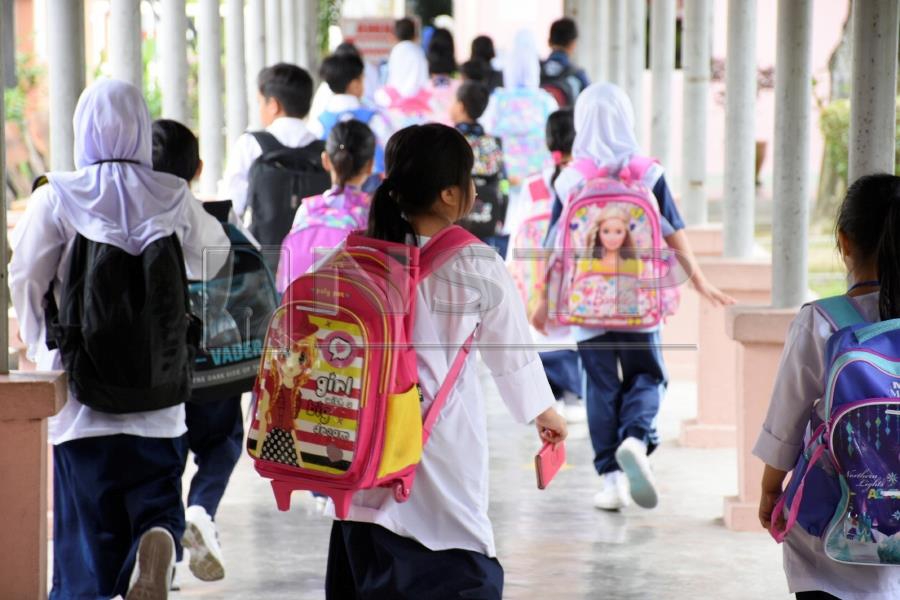 From next year, mid-year and finals exams in Years One to Three pupils will be removed to make way for Classroom-Based Assessment (PBD). Pic by STR/MOHD ASRI SAIFUDDIN MAMAT