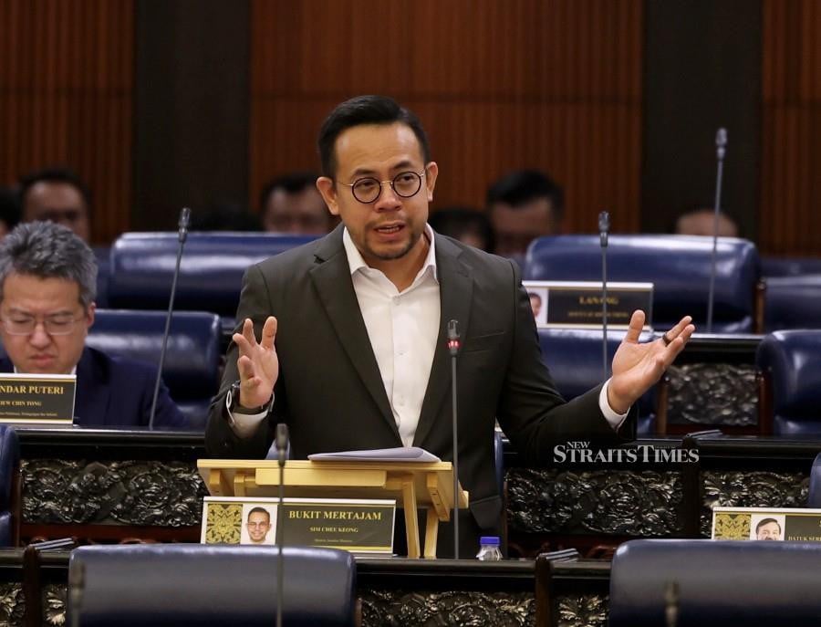 KUALA LUMPUR: Human Resources Minister Steven Sim said that of the number of those who sought treatment at the Social Security Organisation’s (Socso) Rehabilitation Centre for the period between 2019 and last January, 494 of them were from Sabah and Sarawak. — FotoBernama