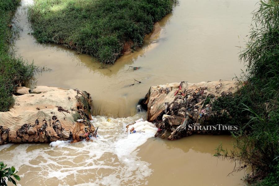 Authorities Confirm Latest Pasir Gudang Pollution Caused By Sg Kim Kim Toxic Waste