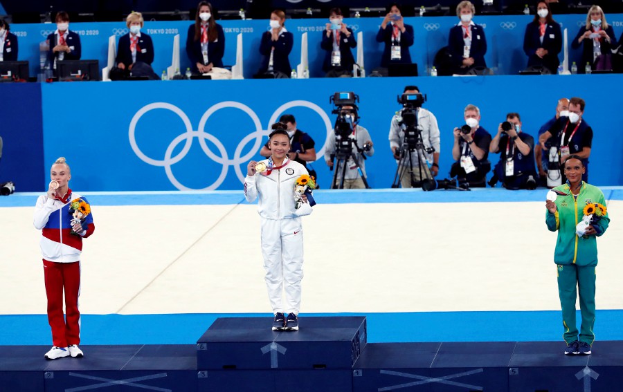 USA's Sunisa Lee Wins Olympic All-around Gold As Biles Cheers Her On ...