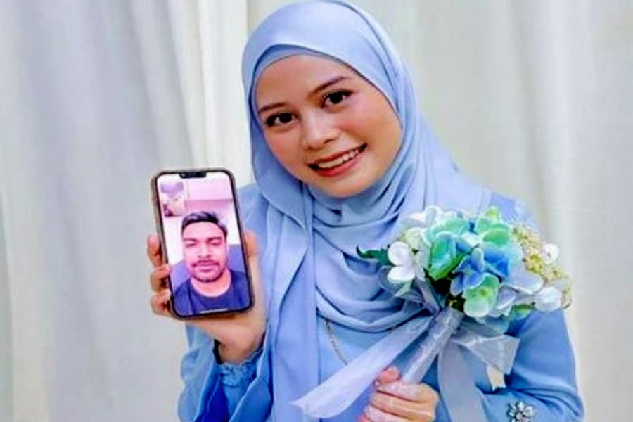 Although they have never met in real life, Nur Syafiqah Abd Rashid was confident enough to be engaged with her chosen man, Mohd Hafiz Jamaludin. - Pic from Social Media