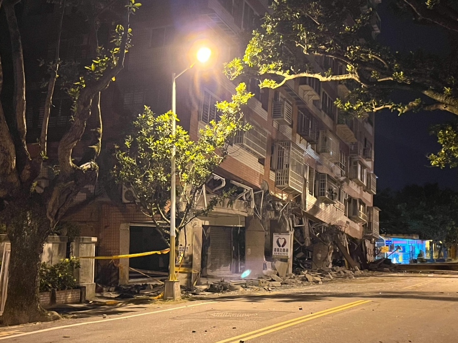 Damages on the Marshal hotel after a series of earthquakes in Hualien. (Photo by CNA / AFP) 