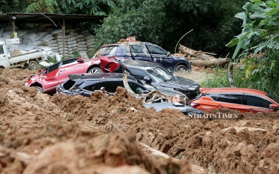 Batang Kali landslide: Cops looking for owners of seven vehicles at ...