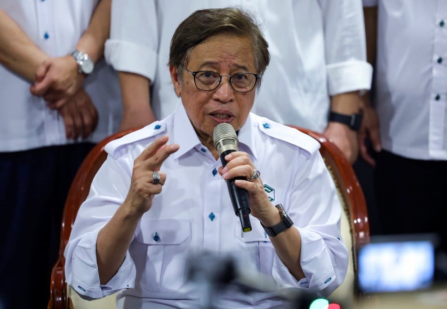 Sarawak will establish a port centre, called the Central Port Authority, which will manage all ports in the state, including the ports of Kuching, Miri, Tanjung Manis, Sibu and Bintulu, said Sarawak Premier Tan Sri Abang Johari Tun Openg. (Bernama/Photo)