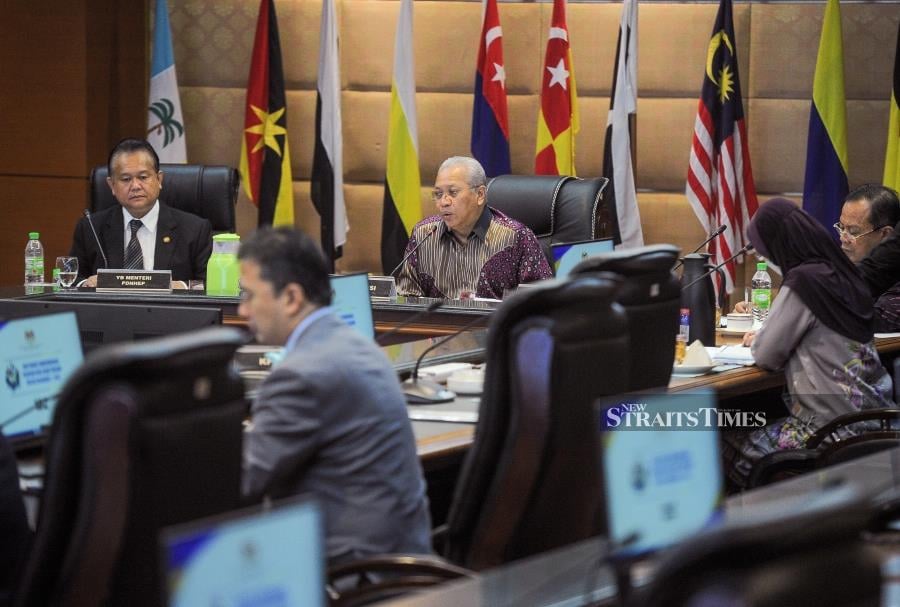 Communications and Multimedia minister Tan Sri Annuar Musa said Malaysia’s inflation rate of 2.8 per cent is among the lowest in Asean nations and when compared to European nations with double-digit inflation. - BERNAMA pic