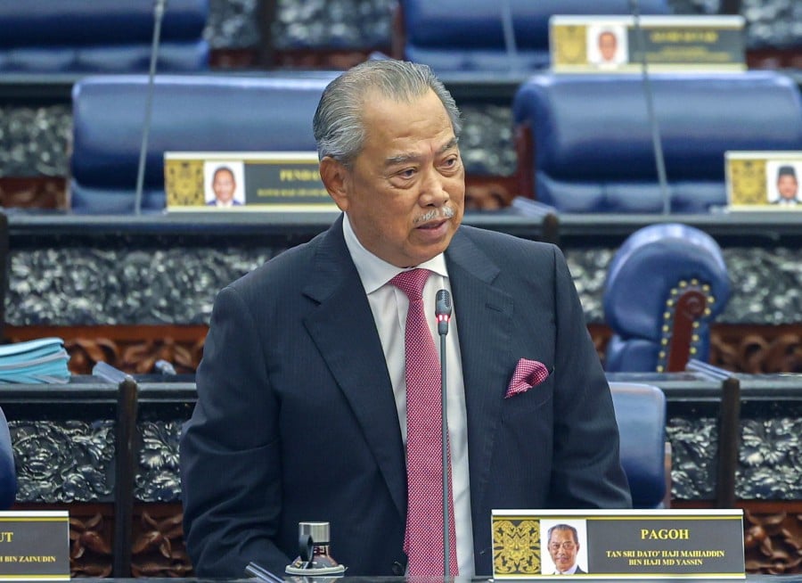 The Sessions Court has set Nov 29 to give verdict on Perikatan Nasional (PN) chairman Tan Sri Muhyiddin Yassin’s application to release his passport permanently. BERNAMA FILE PIC