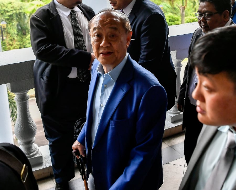Tycoon Tan Sri Tan Hua Choon did not have anything to say on the charge levelled against him over a government fleet vehicle contract worth RM3.9 billion five years ago. - BERNAMA pic