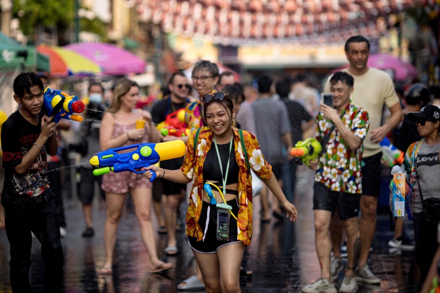 Annual Songkran mass exodus begins