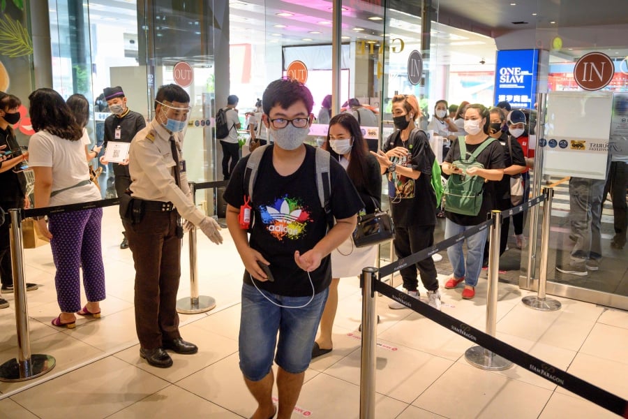 Long queues as Thai malls reopen after Covid-19 shutdown