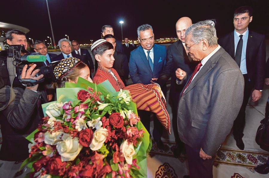 Dr Mahathir arrives in Turkmenistan for two-day official visit | New ...