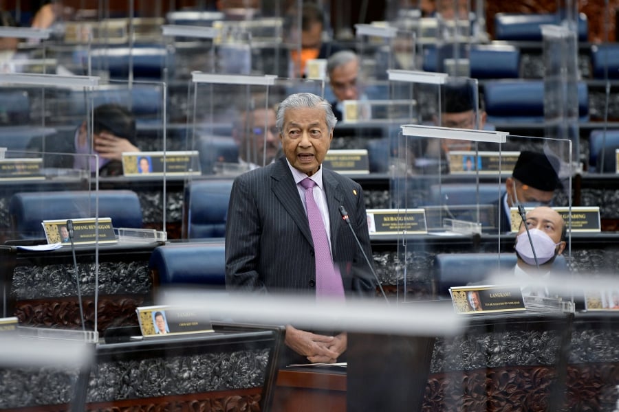 Tun Dr Mahathir Mohamad said the special select committee charged to weigh the bill had to study this concern thoroughly to preserve fundamental rights including the freedom of association. - BERNAMA pic. 