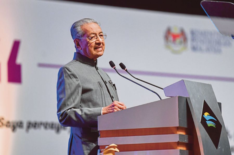 Prime Minister Tun Dr Mahathir Mohamad said this was in line with the government’s manifesto to uphold the authority and independence of public universities. --BERNAMA