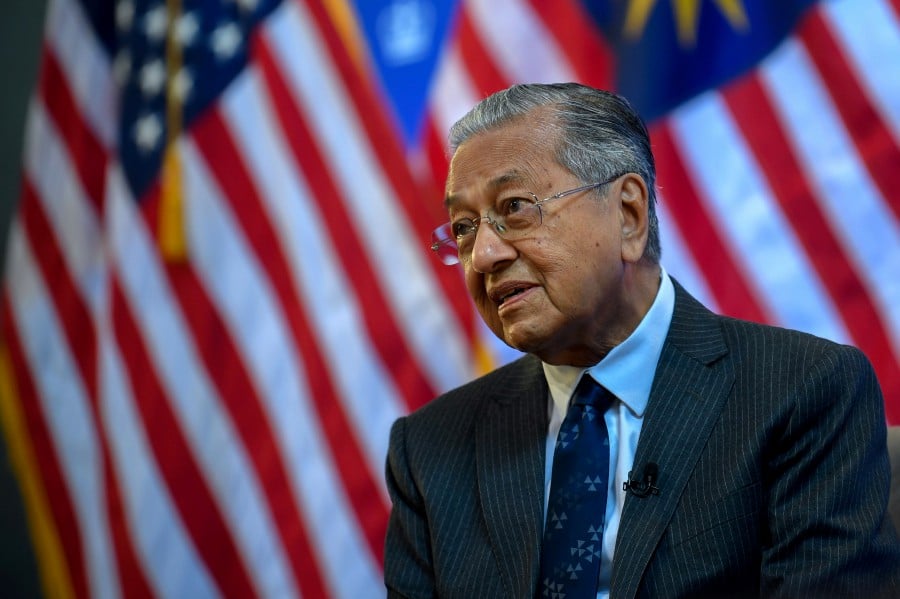 Tun Dr Mahathir Mohamad’s scheduled appearance at Columbia University’s World Leaders Forum on Wednesday attracted controversy days before the prime minister even landed on US soil. -- Bernama photo