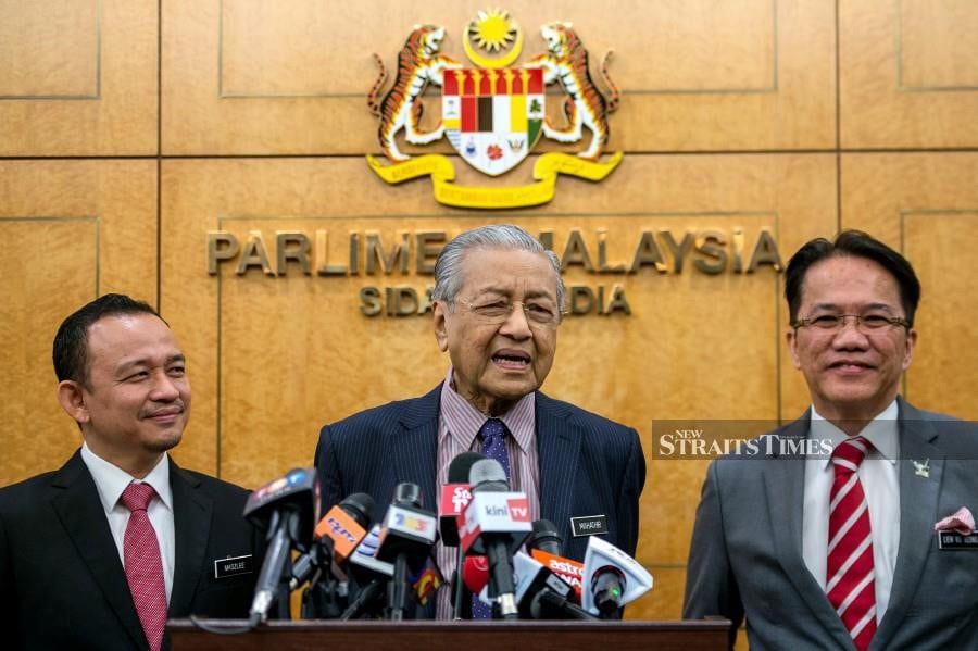 Anti-Financial Crime Centre (NAFCC) bill was tabled in the Dewan Rakyat today. It was tabled for first reading by Minister in the Prime Minister’s Department Datuk Liew Vui Keong (right). BERNAMA 