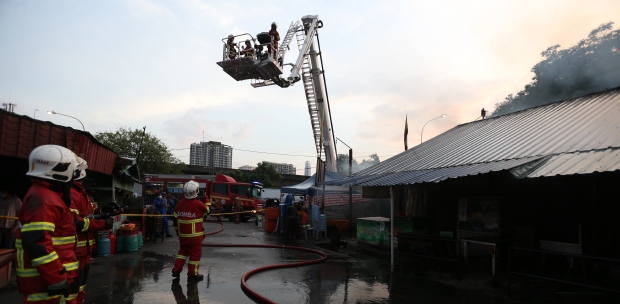 Tailor Loses Everything In Keramat Market Fire