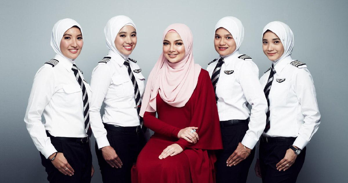 Airasia Female Pilots Take Naelofar Hijab To The Skies New Straits