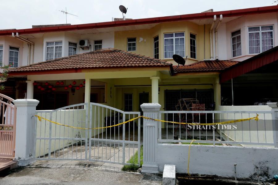 The Singaporean suspect in the gruesome murder in Taman Merdeka Jaya, is expected to be charged at Ayer Keroh court tomorrow. - NSTP/File pic