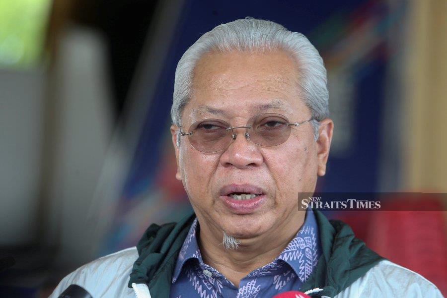 A day after Barisan Nasional dropped him as its election candidate, Tan Sri Annuar Musa has revealed that he has another platform to contest in the coming polls. - NSTP/NIK ABDULLAH NIK OMAR
