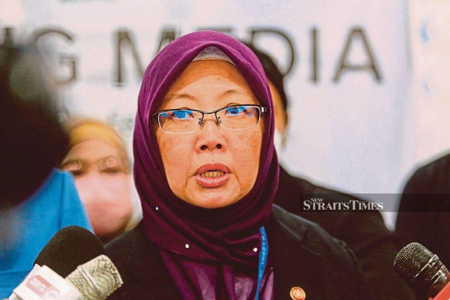 Health Minister Dr Zaliha Mustafa said travellers who had been to China within a 14-day period prior to arrival were also required to undergo an Antigen Rapid Test Kit (RTK-Antigen) test. - NSTP/GENES GULITAH