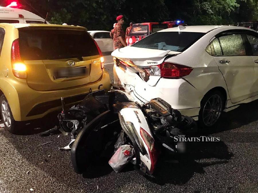 Motorcyclist killed in 7-vehicle pile-up near Jalan Istana