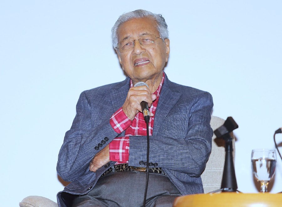 DAP has expressed regret over Tun Dr Mahathir Mohamad’s view that Malaysian Indians and Chinese were not completely loyal to the country.- NSTP file pic