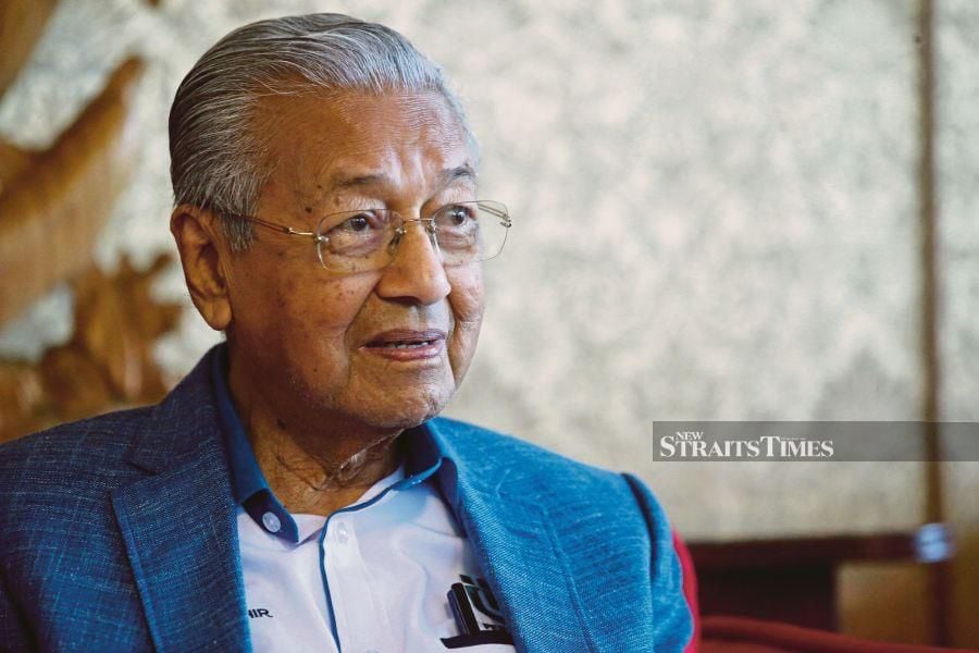 Kedah Umno has hit out at Pas and Bersatu for keeping silent over the recent controversial remarks made by former Prime Minister Tun Dr Mahathir Mohamad, in which he questioned the loyalty of the local Indian and Chinese communities. - NSTP/ROHANIS SHUKRI 