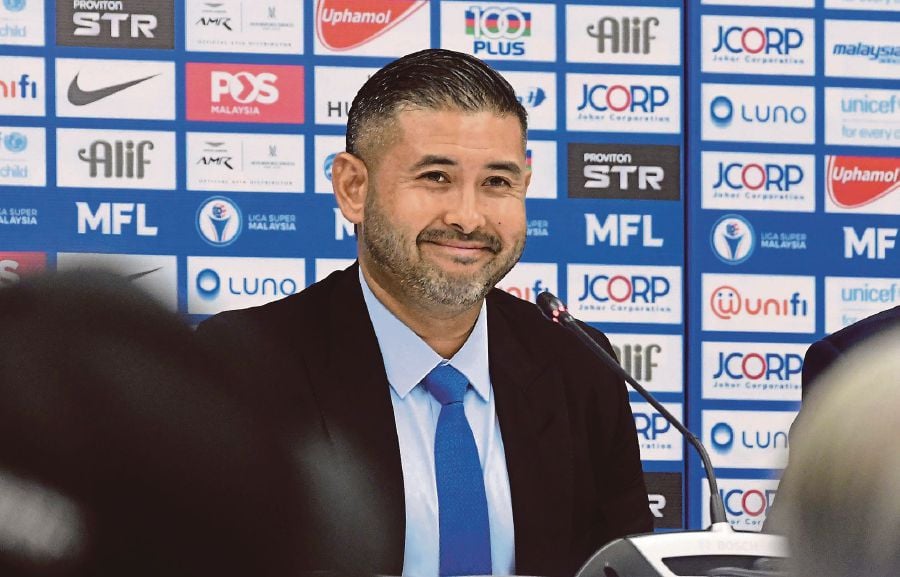 Johor Darul Ta’zim (JDT) owner Tunku Ismail Sultan Ibrahim, whose club swept the Super League, FA Cup and Malaysia Cup titles this year, now claims that they will be the underdogs next season. BERNAMA FILE PIC