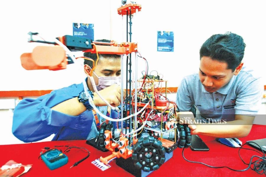 Prime Minister Datuk Seri Anwar Ibrahim, in his special address at the closing ceremony of the Bumiputera Economic Congress (KEB) 2024 in Putrajaya on Saturday, announced that 100,000 Bumiputera TVET trainees would be produced with a target minimum monthly salary of RM3,000. - NSTP file pic