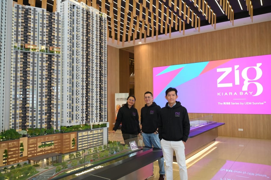 (L-R): UEM Sunrise Bhd chief development officer Mardiana Rahayu Tukiran, UEM Sunrise chief marketing officer Kenny Wong and UEM Sunrise central region chief operations officer Liong Kok Kit at the unveiling of Residensi ZIG.