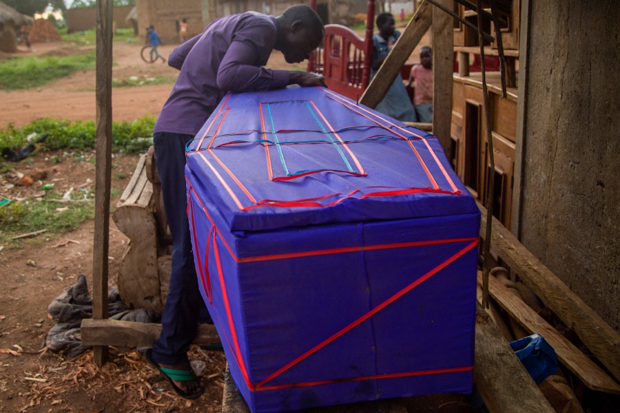 Ugandan teachers turn coffin-makers after schools shut