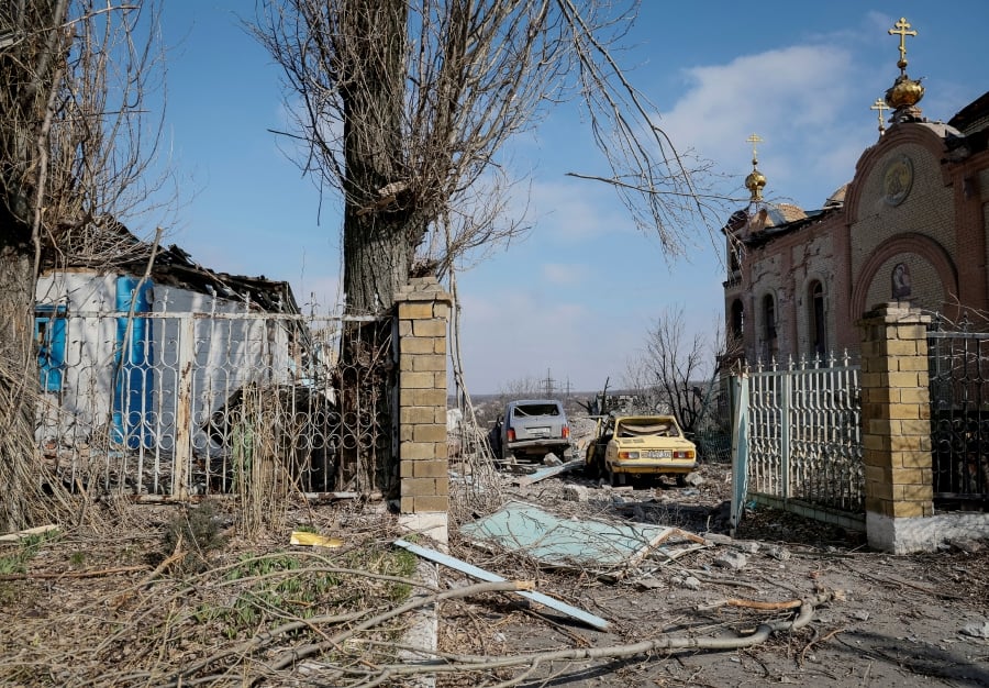 Ukraine's Avdiivka Becoming 'post-apocalyptic', City Shuts Down ...