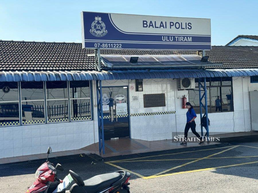Police have arrested 20 people believed to be members of Jemaah Islamiyah (JI) in the outskirts of Johor in follow up raids following the attack on Ulu Tiram police station early this morning. - NSTP/NUR AISYAH MAZALAN