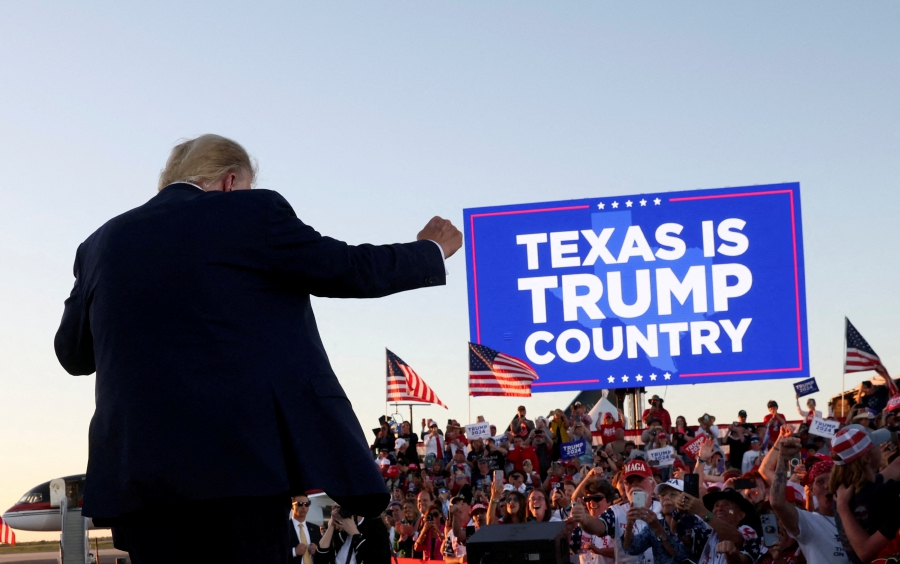 (FILE PHOTO) Former U.S. President Donald Trump attends his first campaign rally after announcing his candidacy for president in the 2024 election at an event in Waco, Texas. (REUTERS/Leah Millis/File Photo)