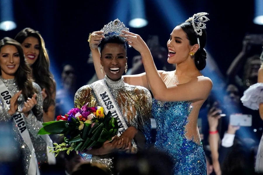 Miss South Africa wins 2019 Miss Universe crown | New ...