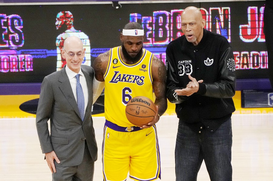 Lakers' LeBron James Breaks NBA Career Scoring Record with 38,388