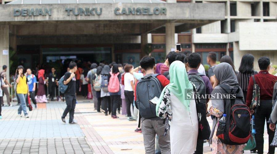 MCA secretary-general Saw Yee Fung said the ministry should formulate a uniform admissions mechanism for such institutions instead of separating between matriculation and Sijil Tinggi Persekolahan Malaysia (STPM) holders. - NSTP/NURUL SHAFINA JEMENON 