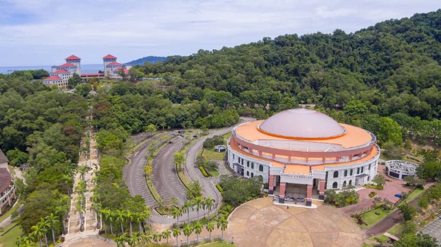 The authorities have widened movement restrictions at the Universiti Malaysia Sabah (UMS) campus following the Enhanced Movement Control Order (EMCO) placed on three residential colleges in the district. - NSTP/ courtesy of UMS