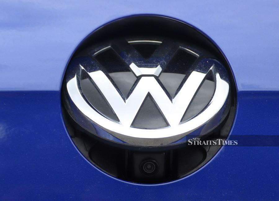 Goh Thean Howe. The reverse camera is hidden behind the Volkswagen emblem.