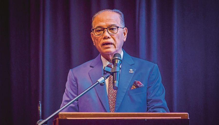 Umno vice-president Datuk Seri Wan Rosdy Wan Ismail said all parties including Umno must accept the new political realities post GE-15. -- Filepic
